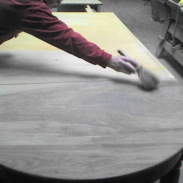 Procés restauració taula de caoba