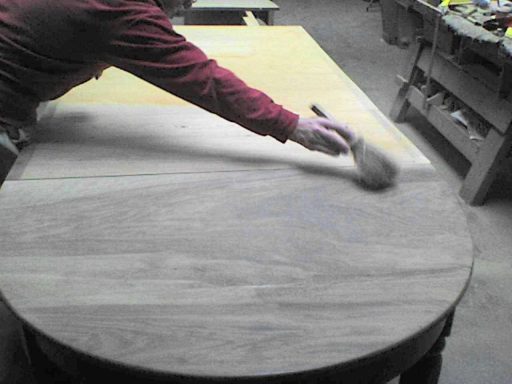 Taula Victorian tardana o isabelina (s. XIX), molt comuna entre 1850 i 1880.Abans